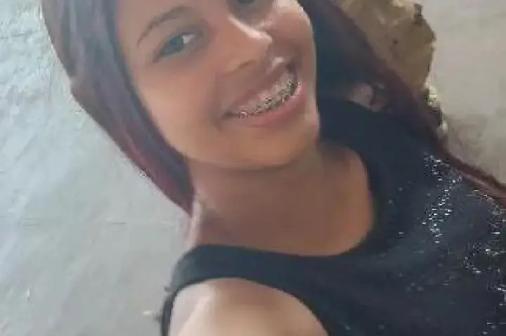 Adolescente de 15 anos está desaparecida e família pede ajuda para localizá-la