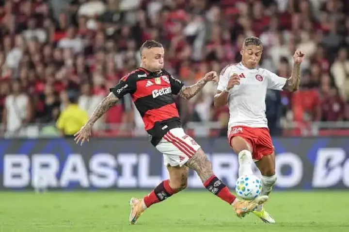 Flamengo busca empate no fim e evita derrota diante do Internacional pelo Brasileirão