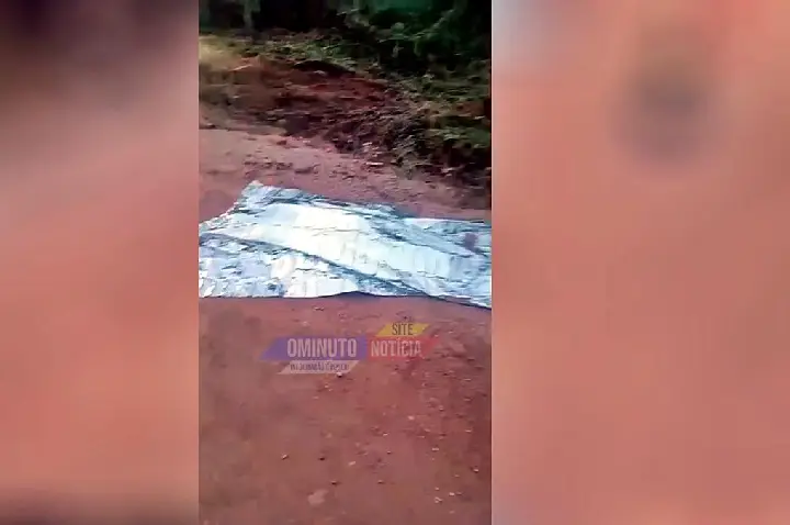 Homem morre em capotamento na Linha 06, em Cacoal