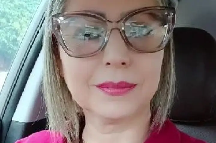 Lara Guimarães aciona seus dois neurônios o Tico e o Teco e publica vídeo no Tik Tok afirmando que vai virar martelo