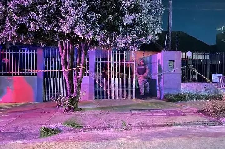 Menores invadem casa, apontam armas para policiais e morrem em confronto em Nova Mutum