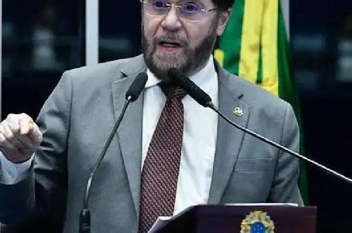 Plínio Valério endurece discurso na CPI das ONGs e cobra transparência em repasses milionários