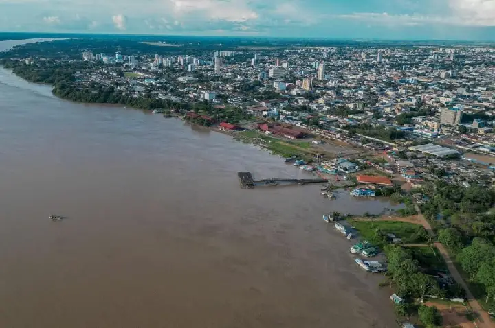 Rio Madeira ultrapassa 15 metros em Porto Velho e Prefeitura decreta Situação de Emergência