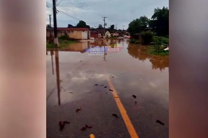 Rio Pirarara transborda em Cacoal e deixa moradores em alerta nesta segunda-feira
