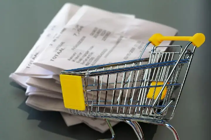 Vendas no varejo caem 3% em abril, pior resultado em um ano, diz Cielo