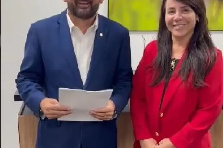 Vereadora Ana Paula e deputado Laerte Gomes fortalecem agricultura com entrega de máquinas e tratores em Nova Brasilândia do Oeste