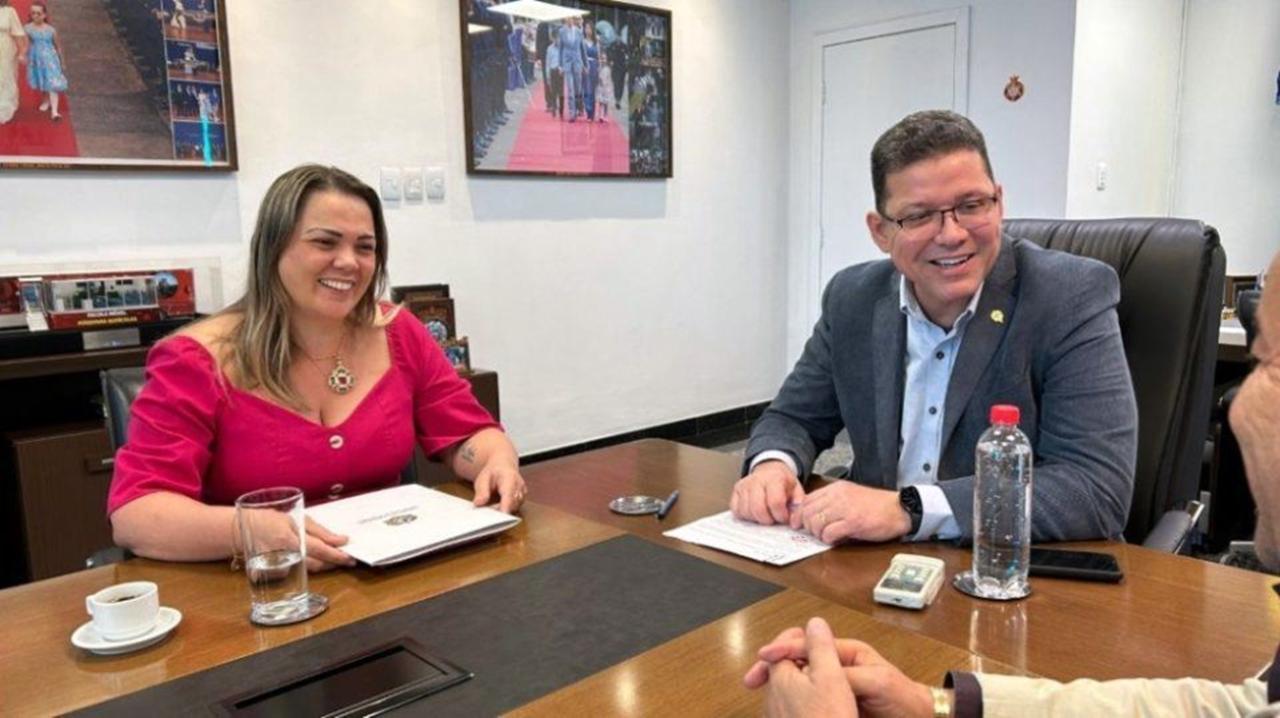 Se o governador Marcos Rocha aceitar o alinhamento com o PT como deseja a deputada Cláudia de Jesus e parte da ala petista será um tiro no próprio pé