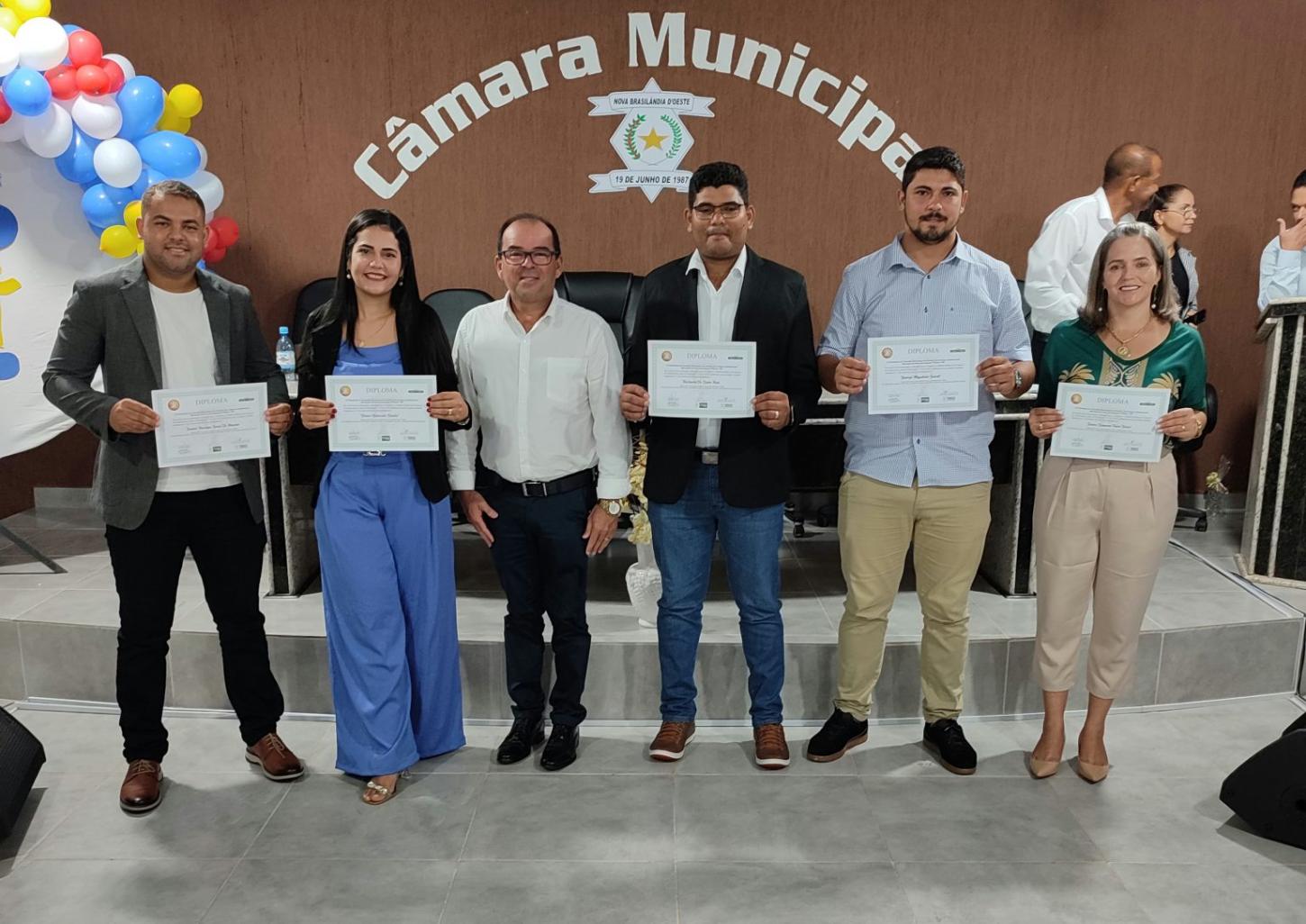 Conselheiros tutelares eleitos para o quadriênio 2024/2028 têm cerimônia de posse e diplomação na noite de ontem quarta-feira (10).