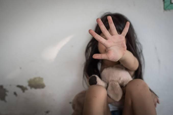 PM, esposa e amante são presos por abusar da filha e ainda filmar, em São Francisco do Guaporé
