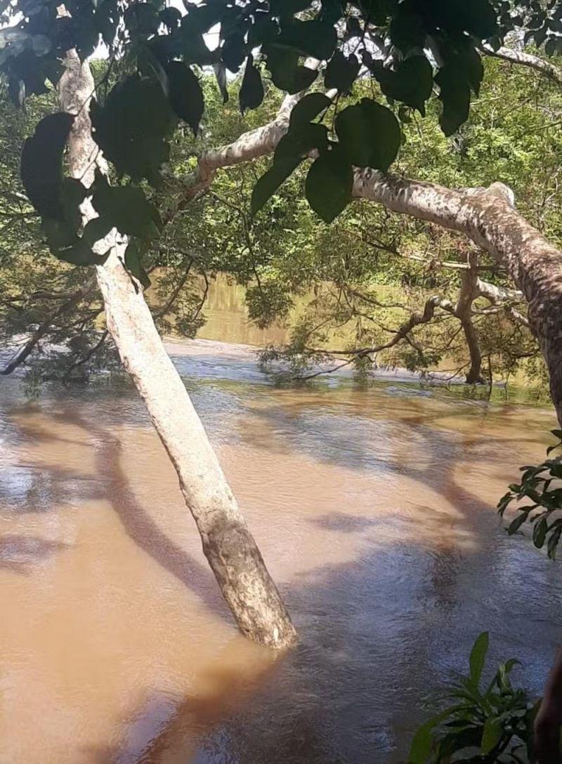 Jovem de 26 anos desaparece após sofrer mal súbito e cair no Rio Urupá, em Ji-Paraná