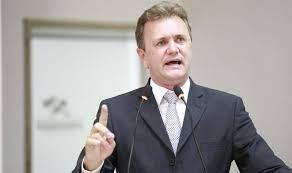 Deputado Luizinho Goebel defende mais investimentos por parte do governo na área da saúde e aponta de onde virão os recursos