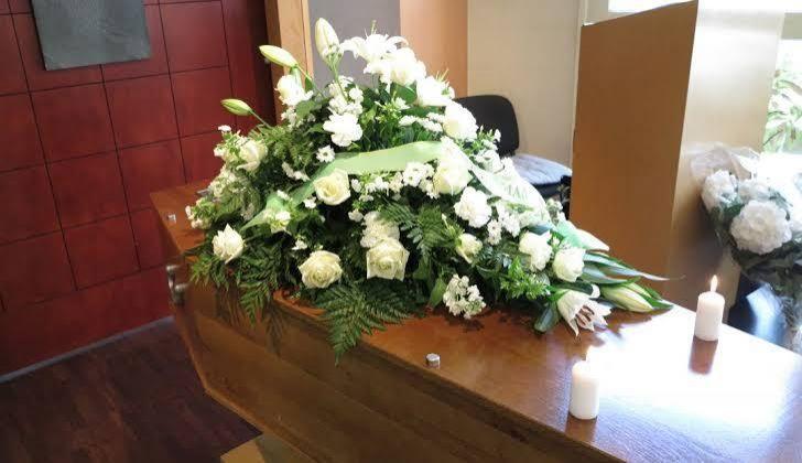 Durante velório, corpo é trocado de caixão e funerária, em Costa Marques