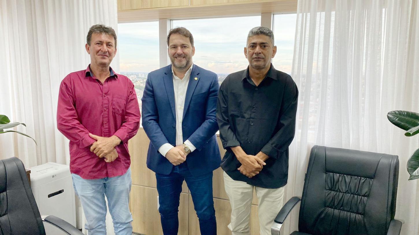 Deputado Alex Redano protocola junto ao DER indicação do vereador Paulo Silvano que solicita o asfaltamento da RO 010 até a BR 429