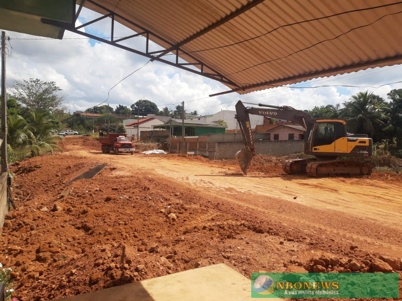 Nova Brasilândia do Oeste – Empresa segue com obras de pavimentação