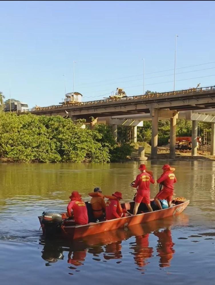 Barco vira e pescador desaparece nas águas do Rio Jaru