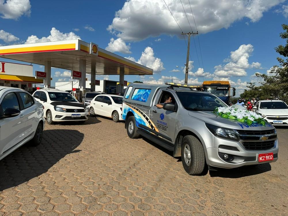Jaru: Cortejo Fúnebre do Motorista de Aplicativo Reúne Centenas de Pessoas em uma Despedida Emocionante