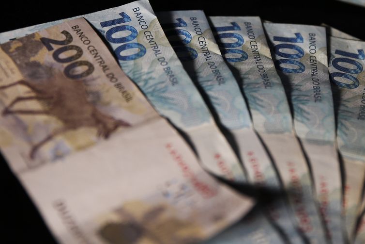Lucro dos bancos sobe para R$ 145 bi, mas rentabilidade cai em 2023