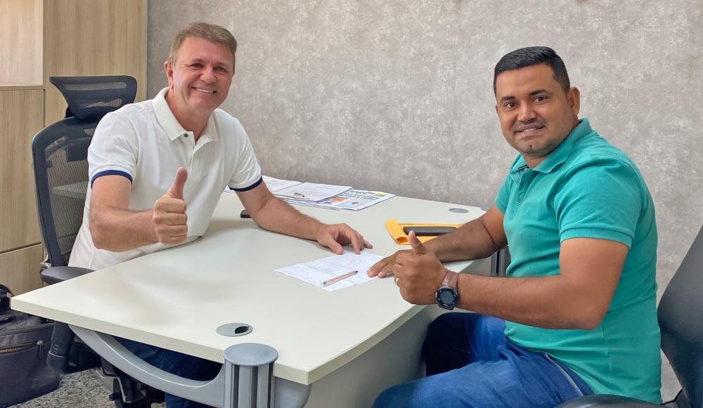 Luizinho Goebel garante iluminação de LED para Alvorada do Oeste