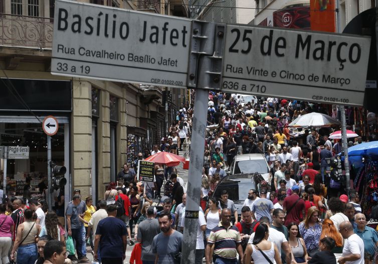 Número de ruas e avenidas do Brasil cresceu 31% em 12 anos
