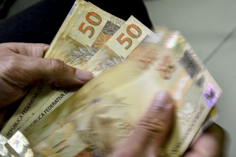 Poupança tem entrada líquida de R$ 8,2 bilhões em maio
