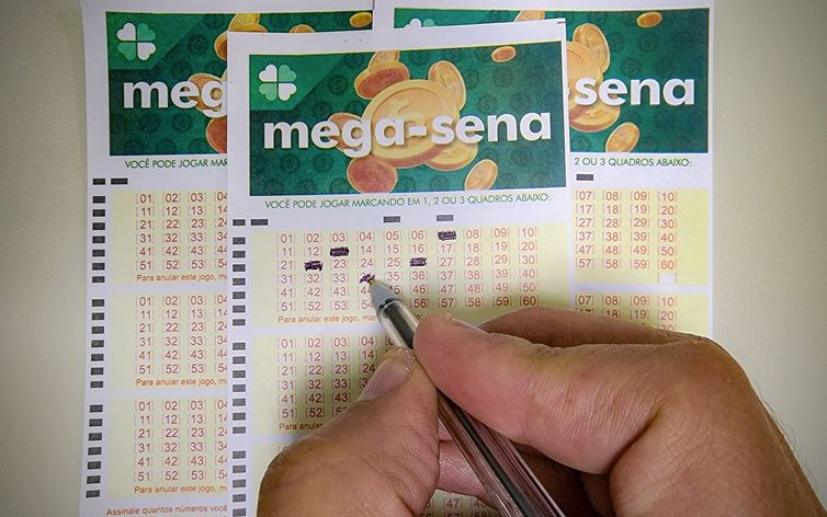 Sem ganhador, Mega-Sena acumula e vai a R$ 112 milhões