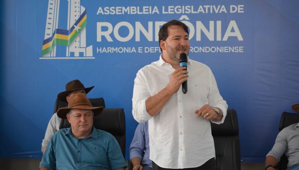 Deputado Alex Redano enaltece papel da Agroari dentro da Expoari