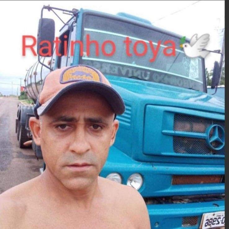 Homem é encontrado sem vida em caminhão de trabalho