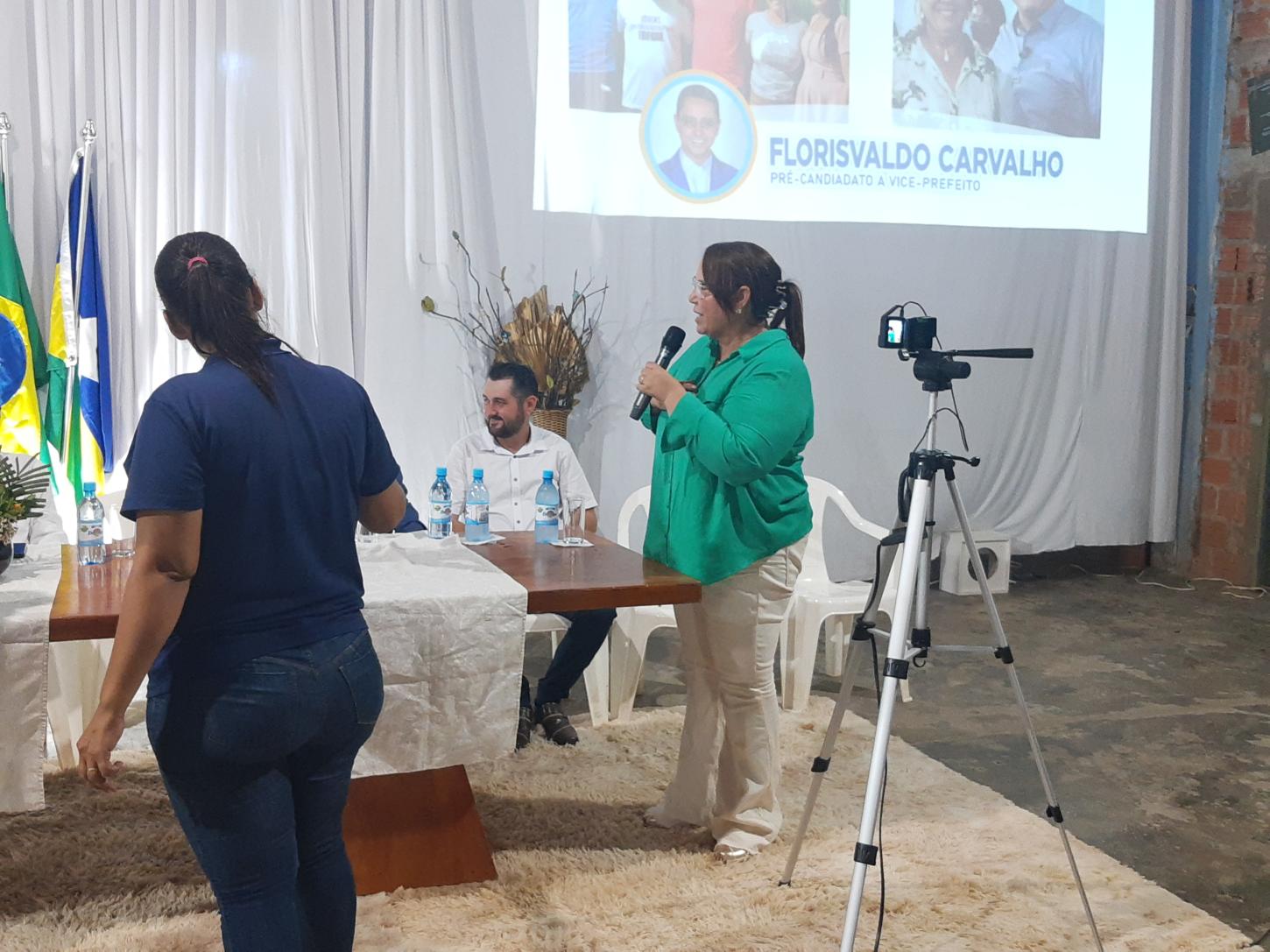 O clima político em Nova Brasilândia do Oeste esquentou com o lançamento da pré-candidatura de Maria Rezende para prefeita da cidade