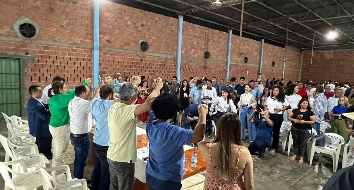 Pré-candidata a prefeita de Nova Brasilândia do Oeste reúne lideranças em grande ato político