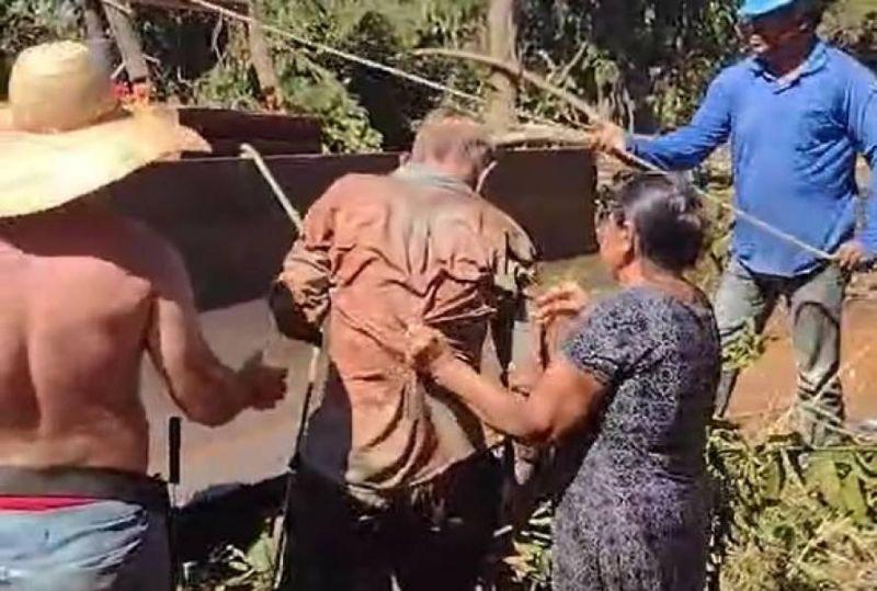 RONDÔNIA: Idoso cai em poço de 14 metros, briga com lagarto feroz e sobrevive; família diz que foi milagre