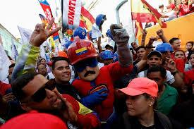Venezuelanos se aglomeram em filas para votar