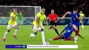 Árbitra que deu 18 minutos a mais em Brasil x França tem perfil invadido: 