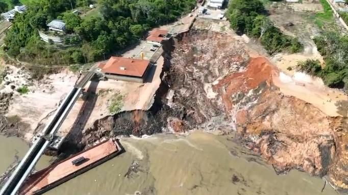Busca por criança desaparecida após barranco desabar retornam nesta terça-feira