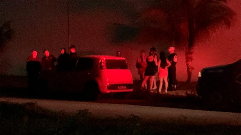 Professora bêbada é presa após se envolver em acidente e tentar sair do local