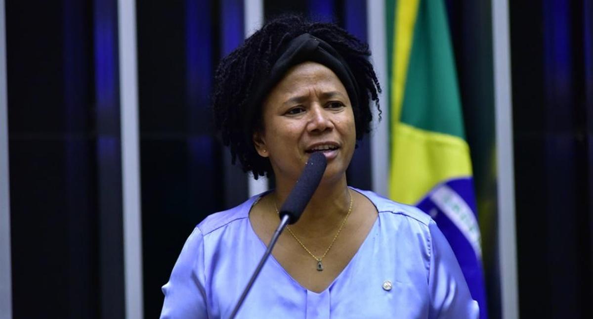 Projeto da deputada Sílvia Cristina que prevê recursos para tratamento do câncer, é aprovado em Comissão