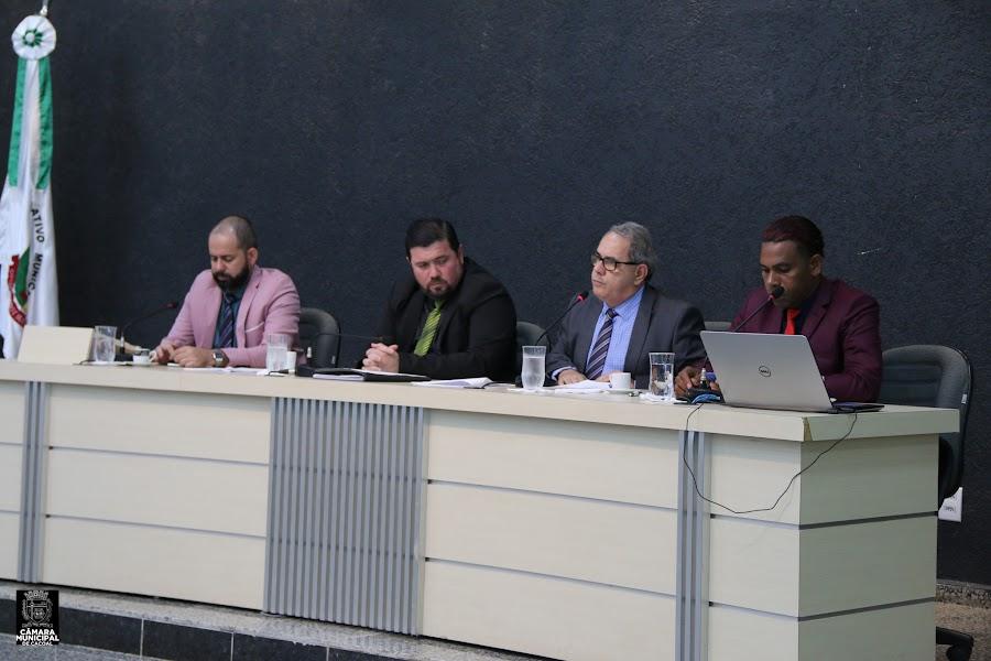 Câmara de Cacoal encerra período legislativo com homenagens