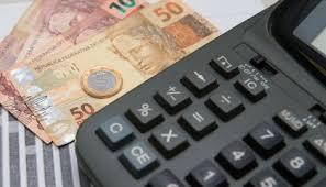 Mercado aumenta previsões para juros, inflação e dólar em 2025 após apresentação do pacote fiscal, mostra Focus
