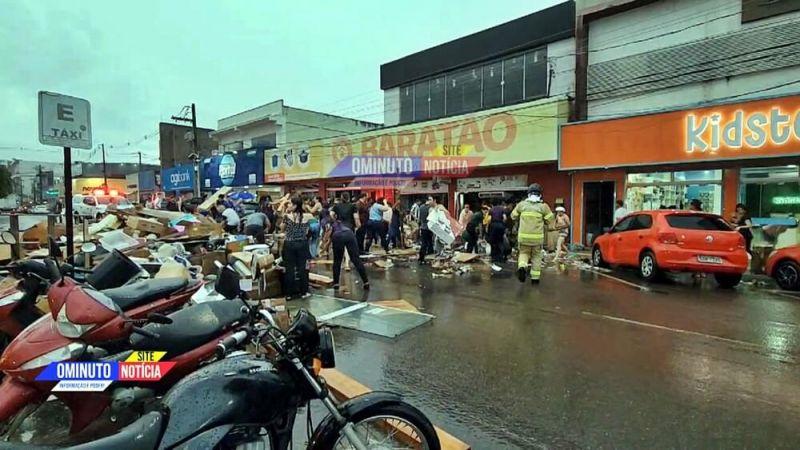 Teto do Baratão desaba durante chuva forte em Cacoal