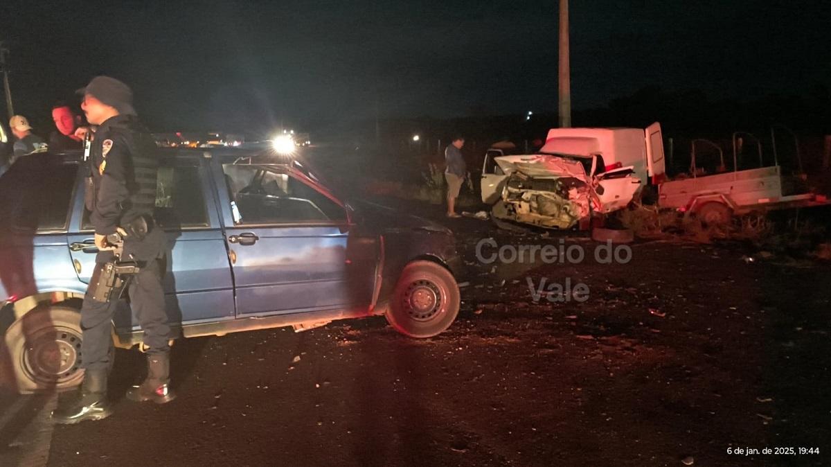 Acidente envolvendo um veículo Fiat Uno e um Fiorino deixa uma vítima fatal na RO 473 próximo de Alvorada do Oeste, veja vídeo