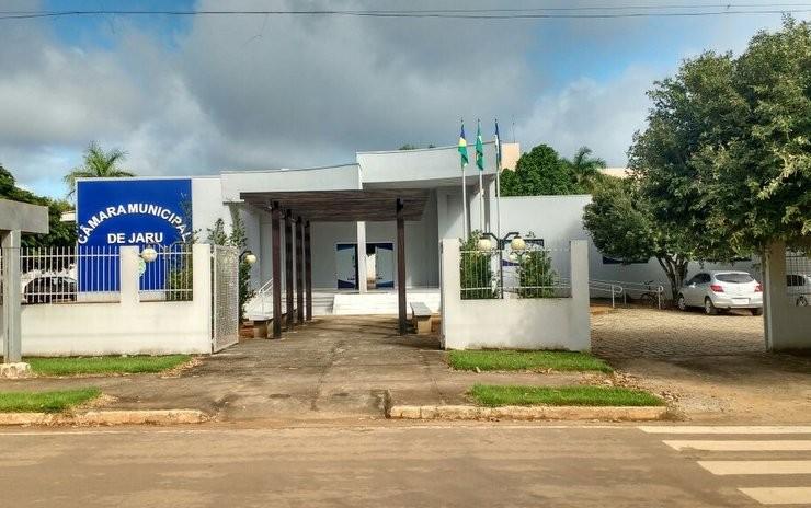 Justiça suspende leis que aumentaram salários do prefeito, vice, secretários e vereadores em Jaru