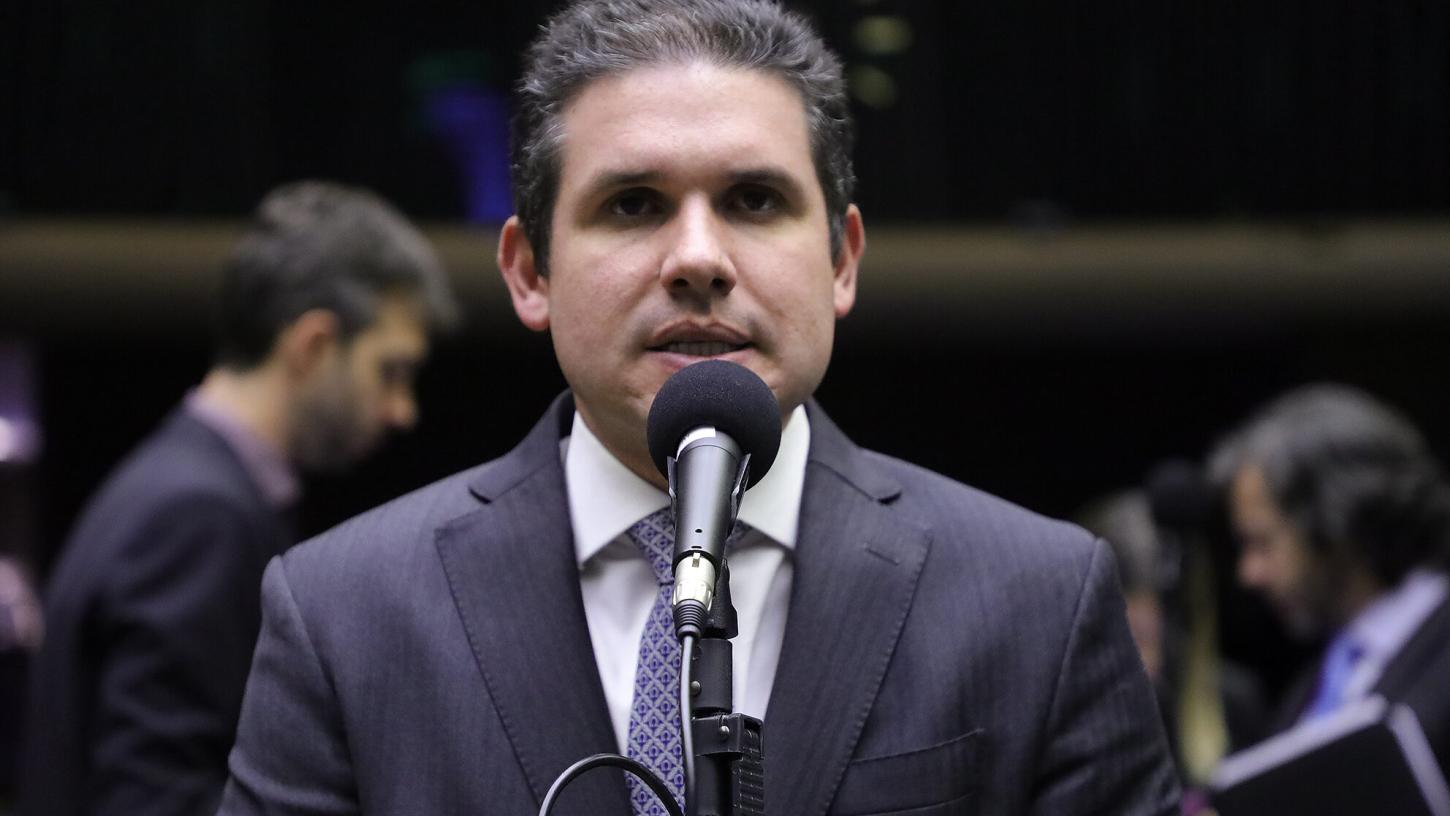 Festão de Hugo Motta reúne Eduardo Cunha, Wesley Batista, ministros de Lula e oposição