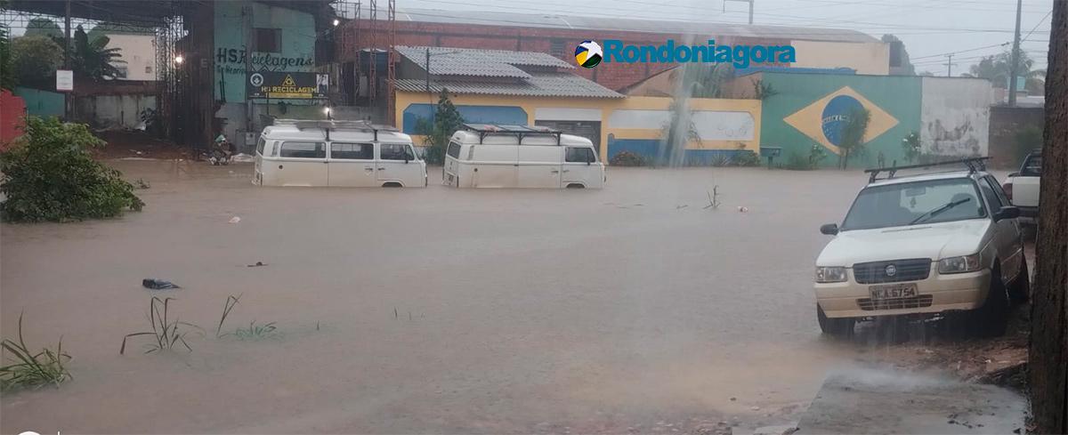 Vídeo: sábado de temporal e grandes problemas em Porto Velho