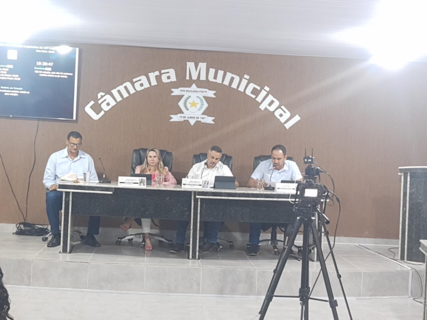 Câmara Municipal de Nova Brasilândia realizou no início da noite de ontem a sua 5ª Sessão Ordinária