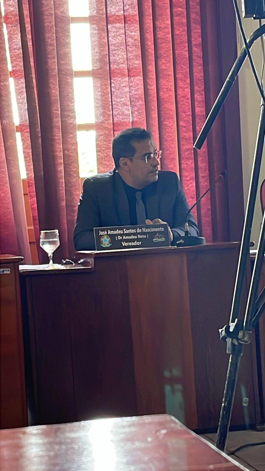 Com dez votos contrários e um favorável, EDIL AMADEU NETO (MDB) É EMPAREDADO NO PLENÁRIO DA CÂMARA MUNICIPAL DE HUMAITÁ E DESAFIADO A DÁ GELO DE GRAÇA A PESCADORES
