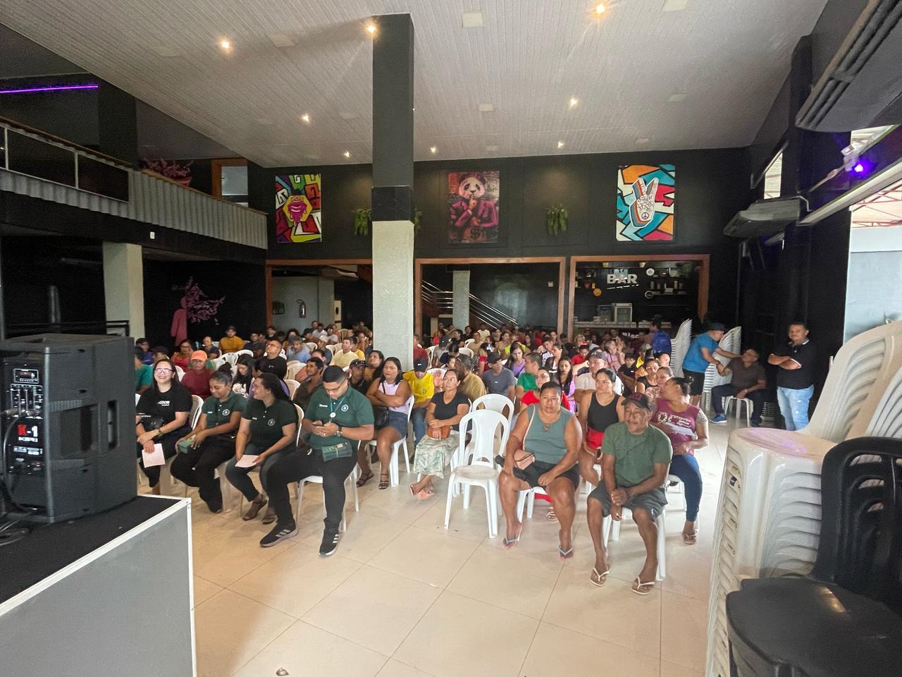 PESCADORES ARTESANAIS ATENDEM CONVOCAÇÃO DA COLÔNIA DR.RENATO GONÇALVES PARA ATUALIZAR O REGISTRO DA ATIVIDADE PESQUEIRA PARA TER DIREITO AO SEGURO DEFESO