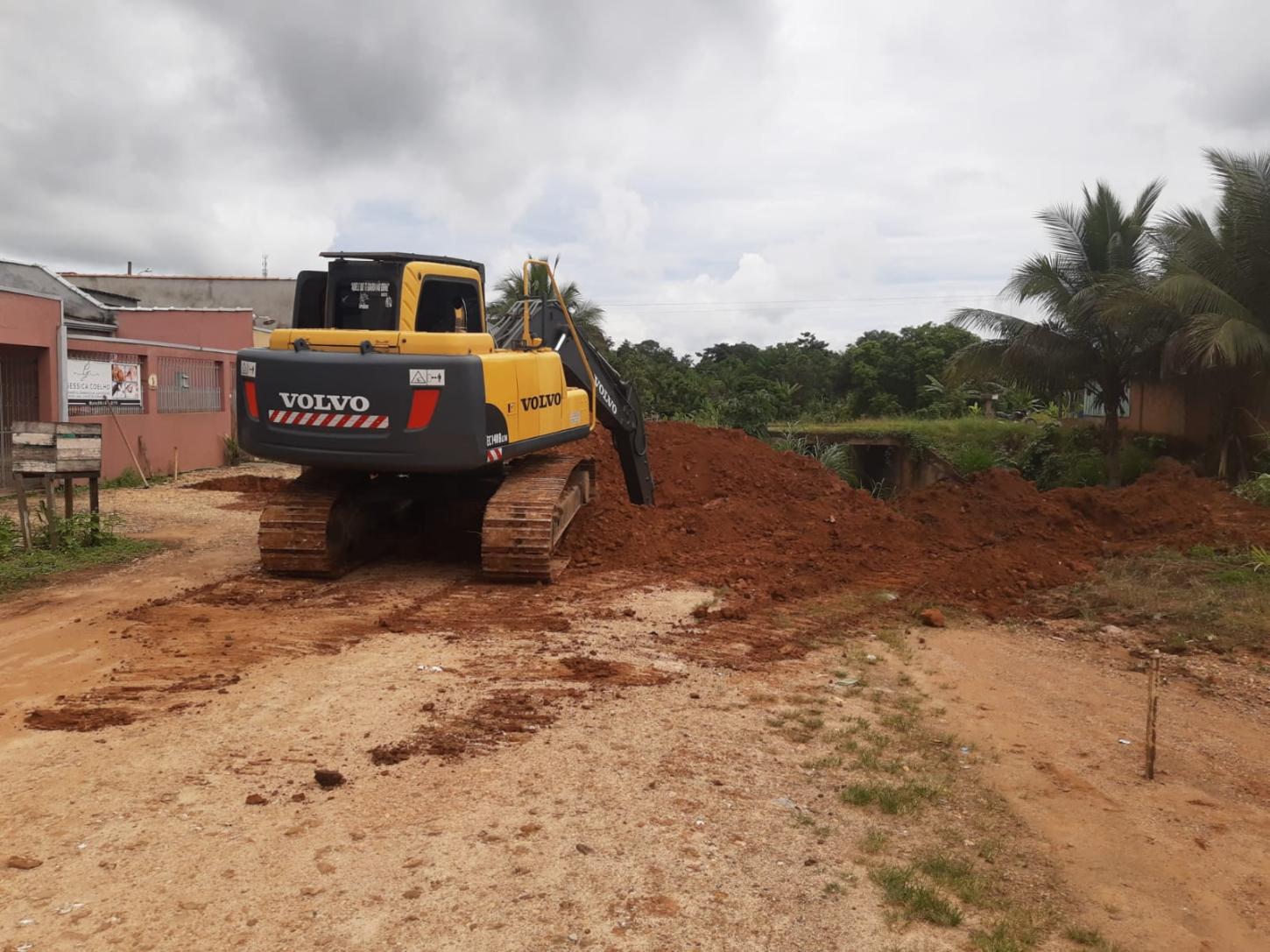 PREFEITURA DE NOVA BRASILÂNDIA DA CONTINUIDADE EM OBRAS DE INFRAESTRUTURA HERDADAS DA EX-GESTÃO DO PREFEITO HÉLIO DA SILVA