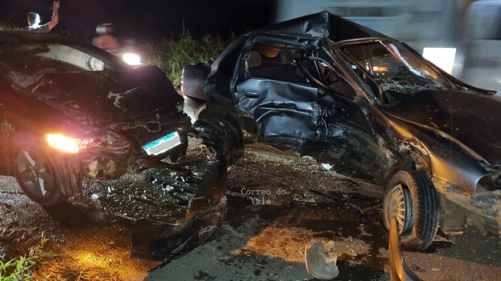 URUPÁ: Grave acidente na RO 473 entre dois veículos deixa condutores feridos