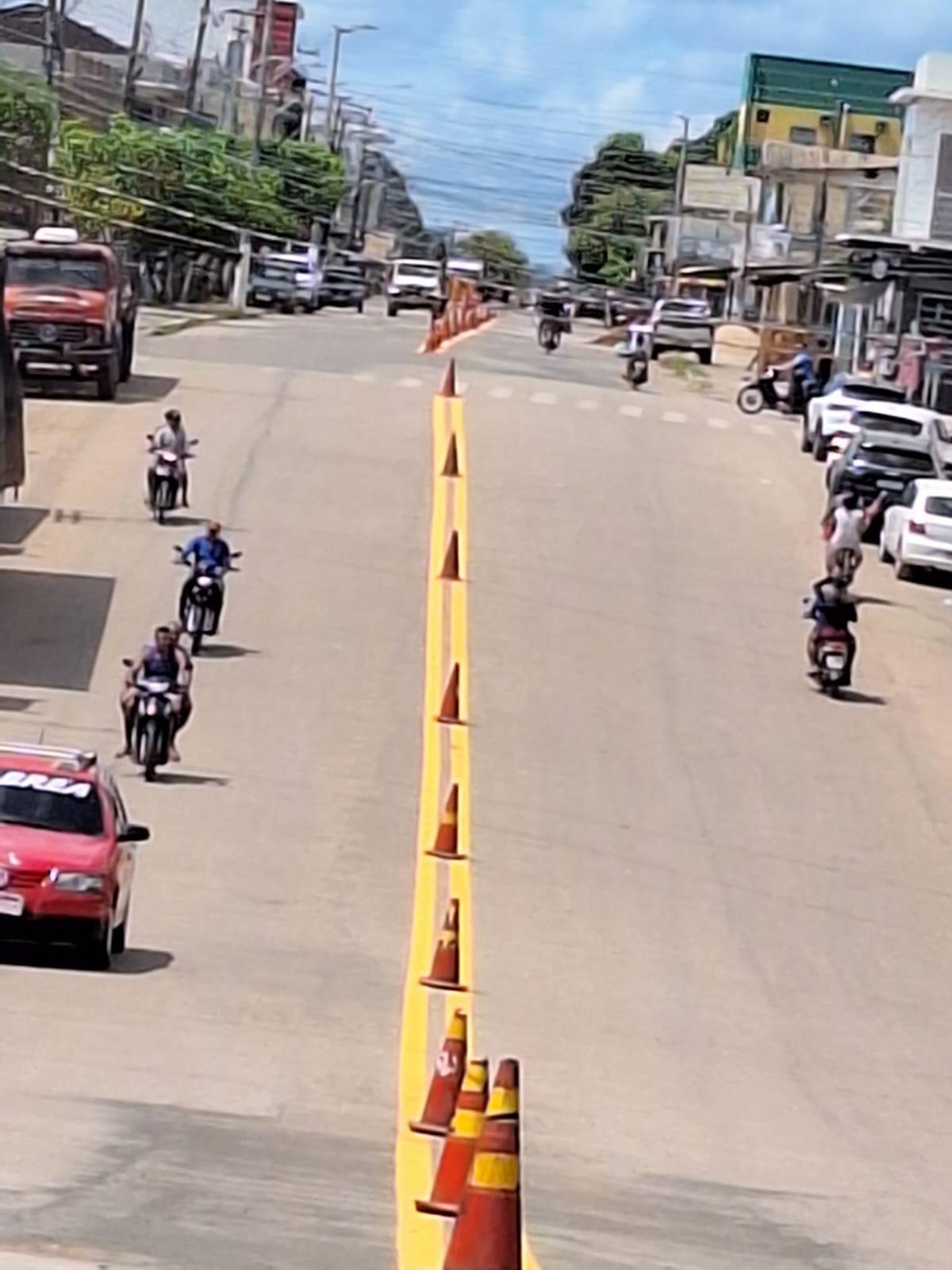 COMEÇA SINALIZAÇÃO HORIZONTAL DA ANTIGA TRANSAMAZÔNICA ADENTRANDO A CIDADE DE LÁBREA, SUL DO AM