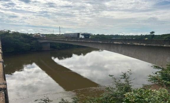 CREA-RO entrega relatório de vistoria da Ponte do Rio Candeias ao MPF