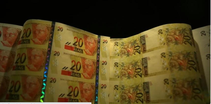 Sem corte de gastos, economistas dizem que juros altos pioram crise fiscal